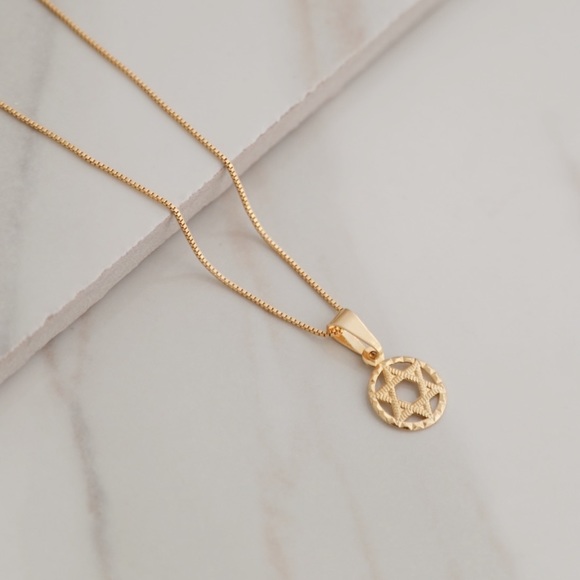 Star of David Necklace | 18k Gold Filled - Picture 6 of 7